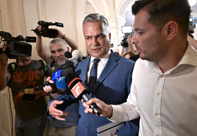 Surse: Adrian Veștea a invitat UDMR să intre în Guvern. Răspunsul va veni marți