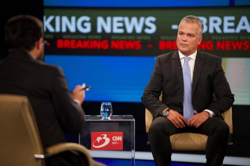 Adrian Veștea: Guvernul va fi politic, dar vor fi și tehnocrați. Miniștrii sunt de la PSD și PNL. Nazare a acceptat să rămână
