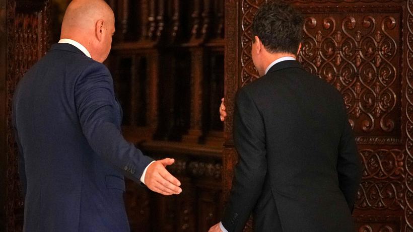 Bolojan i-a transmis, de la Congres, lui Nicuşor Dan că, dacă Veştea pică la vot, PNL îşi asumă guvernarea cu UDMR şi USR