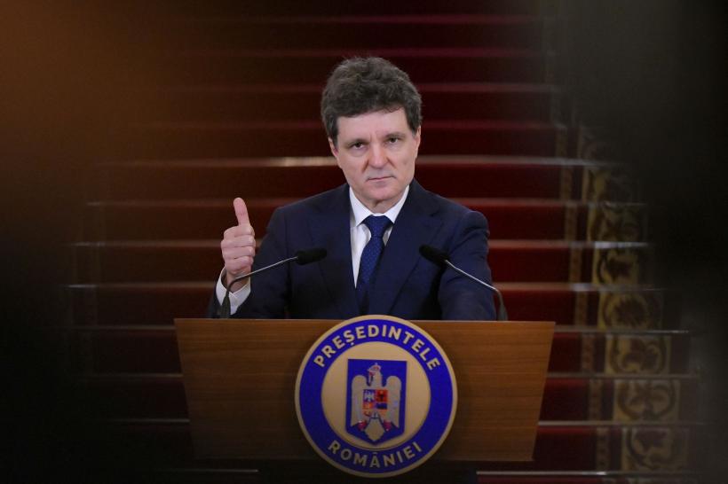 Nicușor Dan a atacat la CCR legea PSD-AUR care interzice vânzarea de acțiuni la companii de stat până la finalul lui 2027