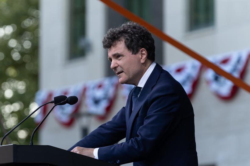 Nicuşor Dan, la recepţia de la Ambasada SUA: Vă asigur că România îşi asumă pe deplin responsabilitatea pentru propria apărare