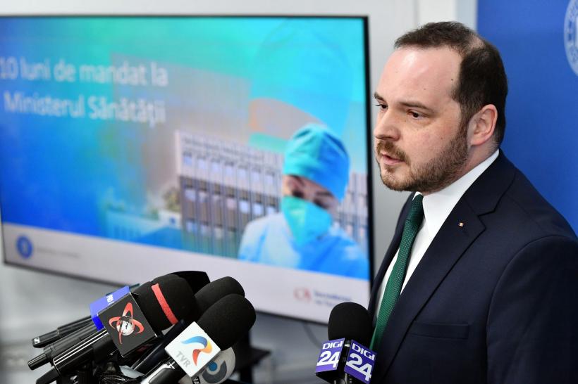 Rogobete îl invită pe Bolojan să meargă cu el pe holurile unei secţii de oncologie: La patul bolnavului nu există propagandă și sondaje