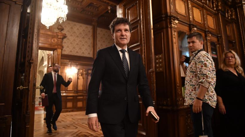 Nicuşor Dan l-a felicitat pe Dacian Cioloş pentru prezentarea viziunii sale despre "o francofonie mai eficientă"