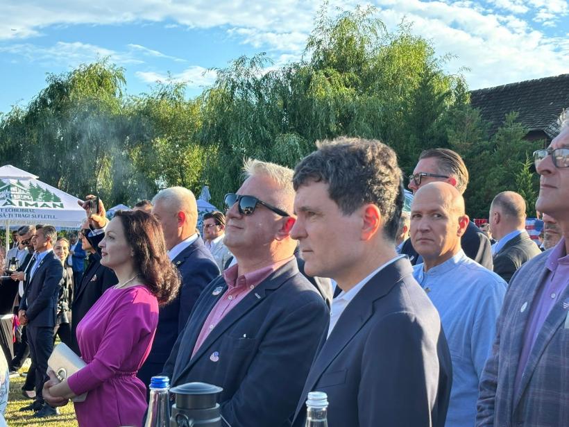 Imagini cu președintele Nicușor Dan la un eveniment organizat de Ziua Independenței Statelor Unite, la Snagov