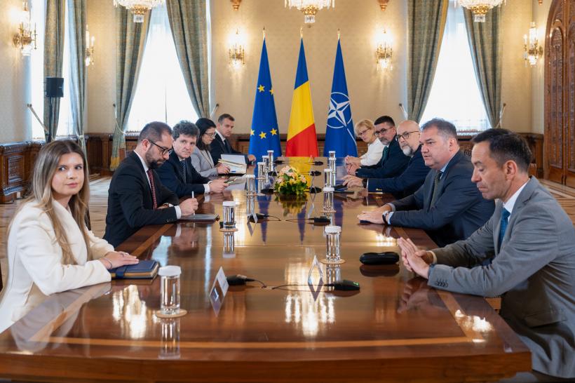 Înainte de întâlnirea cu Nicușor Dan, Kelemen Hunor face apel la PSD, PNL și USR să pună supărările „între paranteze”