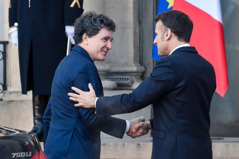Nicușor Dan merge luni și marți la Paris pentru reuniunea Coaliției de Voință privind Ucraina și parada de Ziua Națională a Franței
