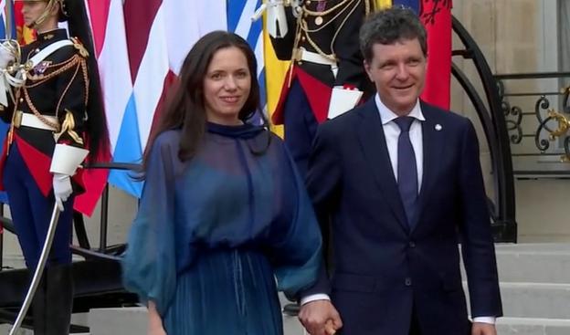 Nicușor Dan și Mirabela Grădinaru participă la dineul oferit de Macron, la Paris. Mesajul Președintelui la Coaliția de Voință