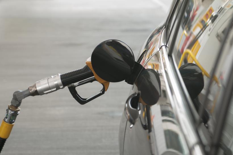 Cât costă benzina şi motorina în România, miercuri, 15 iulie, după ce preţul petrolului a urcat la cel mai înalt nivel din ultima lună