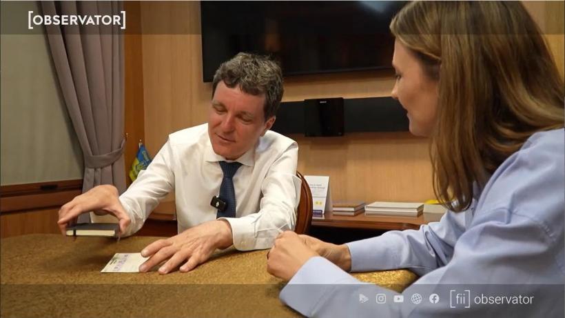 Ce scrie Nicușor Dan în carnețelele lui: „Chestiuni personale și unele mai secrete, de serviciu. Mai desenează și copiii prin ele”