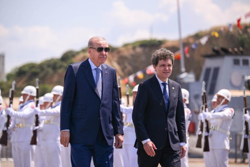 SPP a luat pistolul primit cadou de Nicușor Dan de la Erdogan: „Nu l-am văzut. Mi-au cerut cumva acordul să-l ia ei”