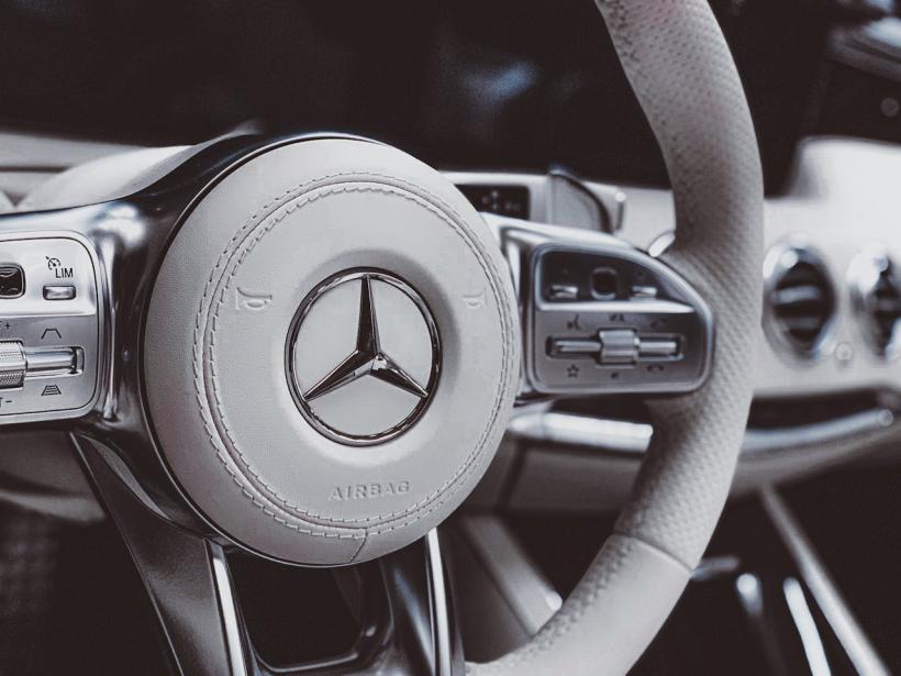 Vânzarea maşinilor Mercedes ar putea fi interzisă în SUA, din cauza unor acţionari din China