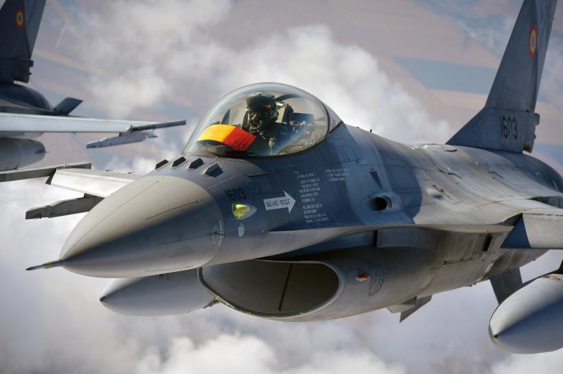 Cum a fost vânată drona de avionul F-16 la Buzău: "Piloții au zburat subsonic, au făcut diferite manevre deasupra și dedesubtul ei"
