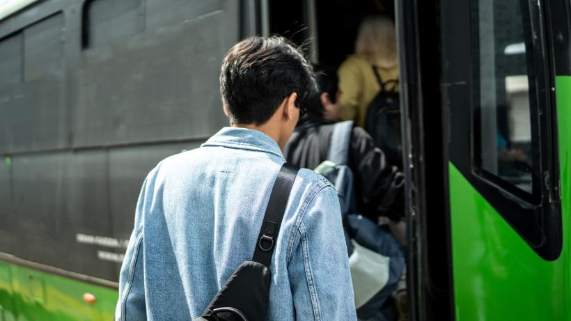 Într-un oraș din România, un bilet de autobuz și tramvai va costa 1 leu şi va fi valabil 24 de ore începând de la 1 august