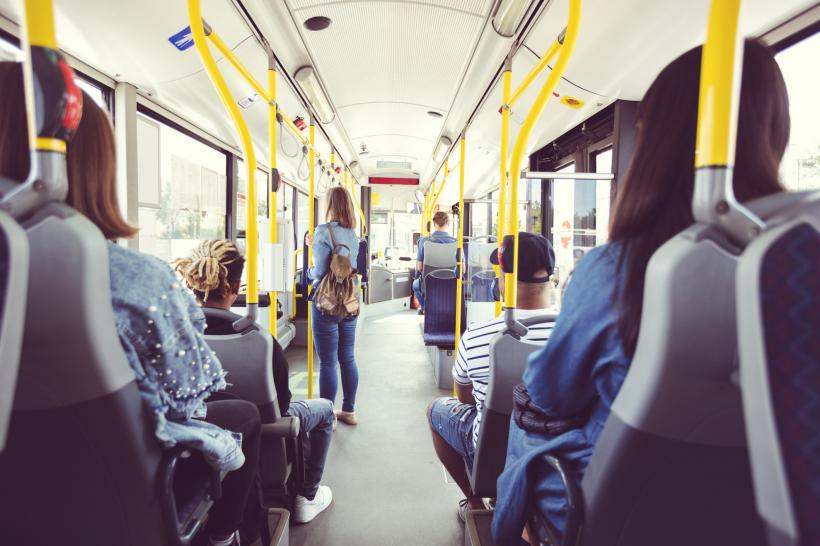 Într-un oraș din România, un bilet de autobuz și tramvai va costa 1 leu şi va fi valabil 24 de ore începând de la 1 august