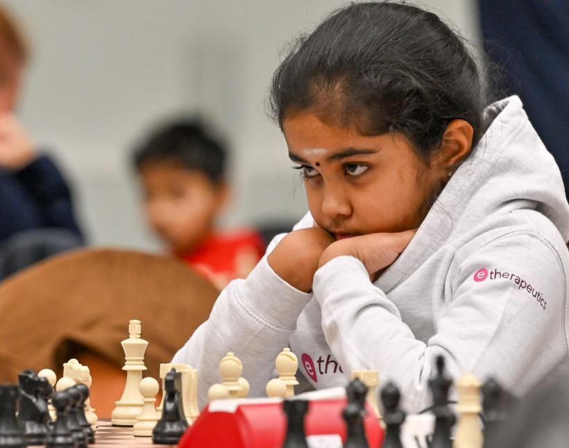 O elevă de 11 ani stabilește un nou record mondial în șah, după 38 de ani de la victoria lui Judit Polgár. Cine este Bodhana Sivanandan