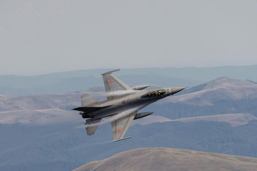 Prima dronă doborâtă deasupra României. Nicușor Dan: A fost doborâtă de un pilot de F-16. Surse: Drona zburase până în Buzău