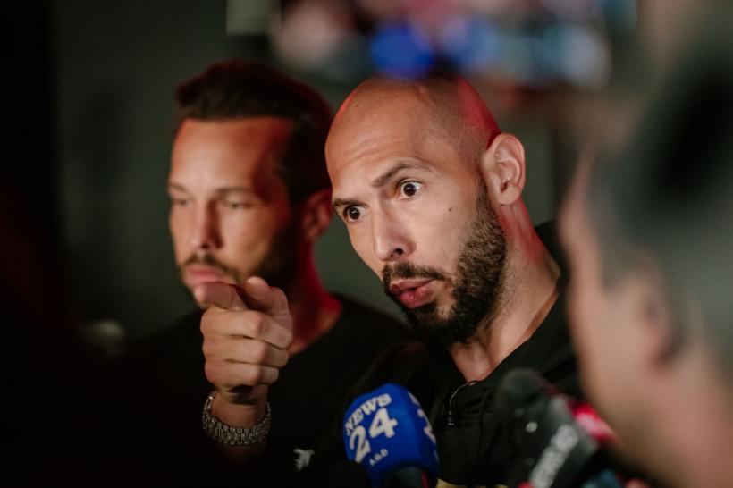 Andrew și Tristan Tate rămân în arest încă două săptămâni, până la următoarea audiere. Procedura de extrădare ar putea dura multe luni