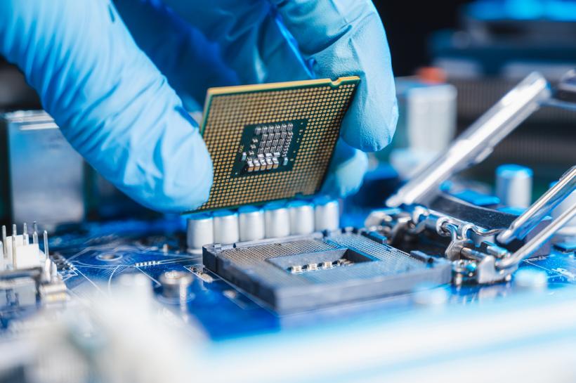 China are un nou gigant al tehnologiei: Un producător de cipuri a crescut cu 466% într-o zi și a devenit cea mai valoroasă companie