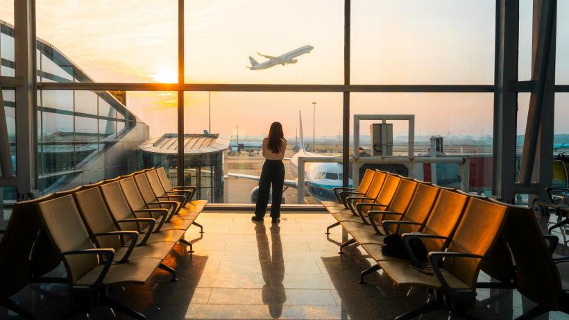 Raport: 7 din 10 români stabiliți în diaspora exclud revenirea în țară în următorul an. 61% au investit deja în România