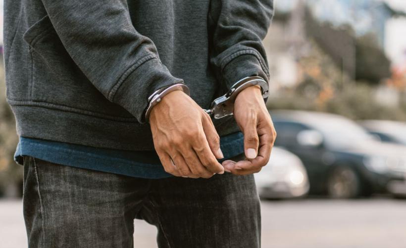 Afacerea pensiilor fictive: 3 suspecți au fost arestați. Prejudiciu de 12,5 milioane de lei la Casa de Pensii