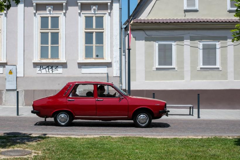 Povestea românului care și-a pus Dacia pe șine si a reușit să fugă din România lui Ceaușescu. Documente publicate de CNSAS