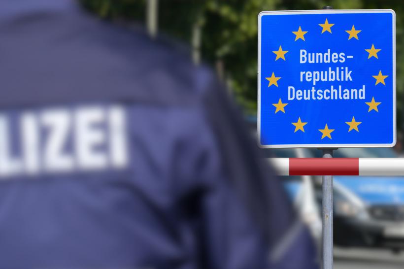 Germania anunță că va menține controalele la frontiere după noul val de migranți ajunși în Ceuta