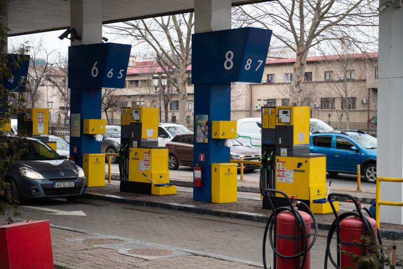 Ministerul Energiei, după întâlnirea cu distribuitorii de carburanți: „Au capacitatea de a acoperi cererile din perioada următoare”