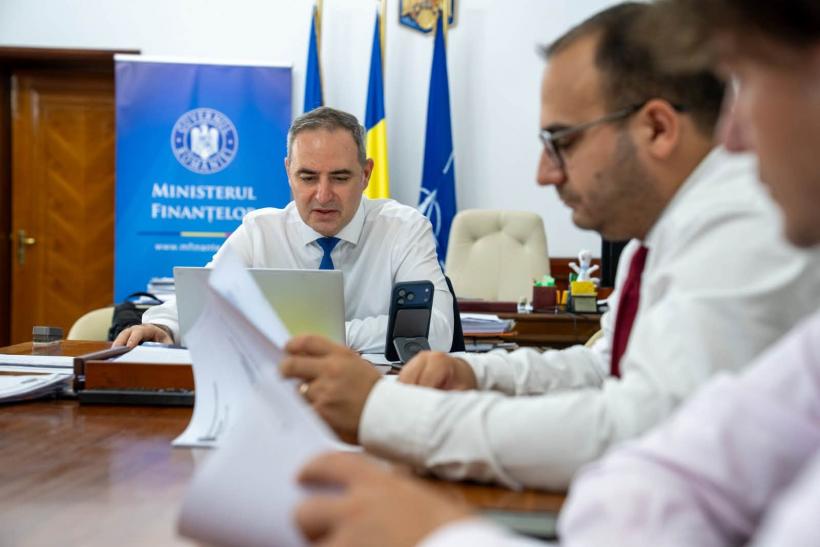 Nazare a discutat cu Moody's înainte de verdictul Fitch: "Discutăm la foc continuu". România află astăzi dacă intră în "junk"