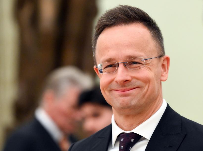Peter Szijjarto a cheltuit peste 12 milioane de euro din fonduri publice pe zboruri private. S-a cazat cu 18.000 de euro pe noapte