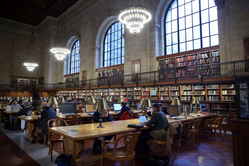 Cum a cucerit "teoria franceză" SUA: Mișcarea care a pătruns în universitățile americane și a declanșat primele războaie culturale