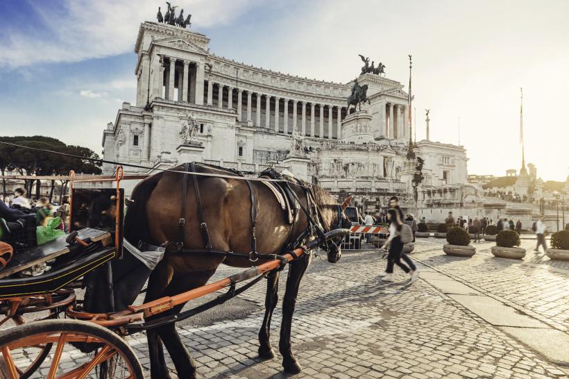Roma pregătește interzicerea trăsurilor turistice trase de cai: „Pe jos e mai frumos”