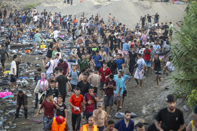 Spania acuză răspunsul "egoist" al statelor UE la valul de migranți care au luat cu asalt Ceuta. Bilanțul morților a ajuns la 67