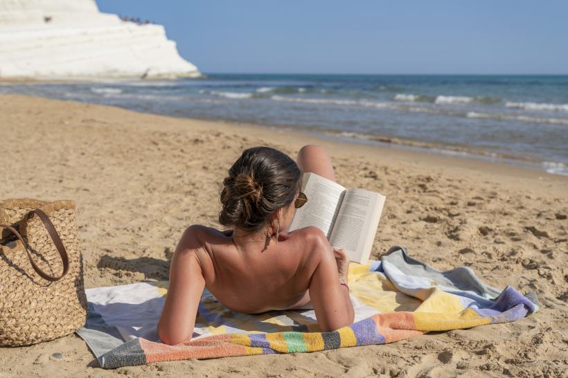 Vacanță de coșmar în Grecia: Victoria a stat 42 de zile în comă după ce a fost mușcată de o căpușă. Acum are pierderi de memorie
