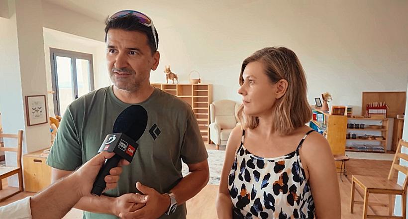 Cum au transformat doi români drama copilului lor într-un model de educație în Spania și au construit un mic "Turn Babel" fericit