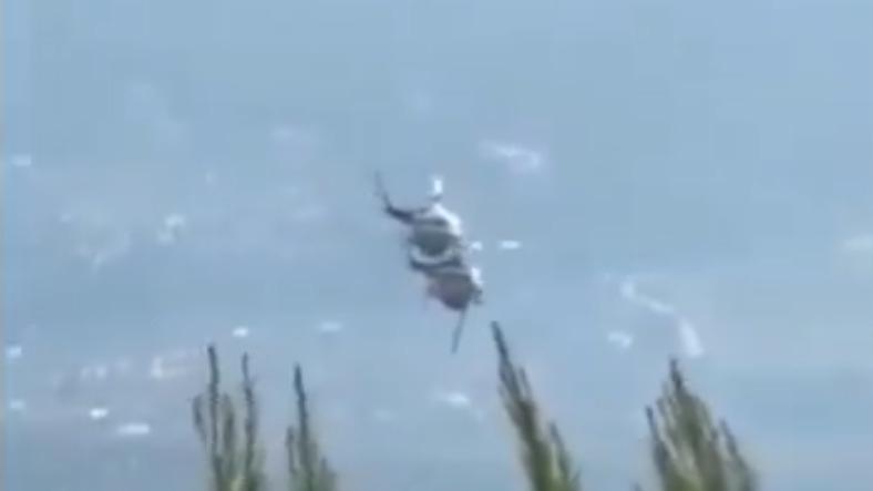 Două elicoptere s-au ciocnit în aer în timp ce încercau să stingă incendiul de lângă Atena. A fost declanșată o operațiune de salvare