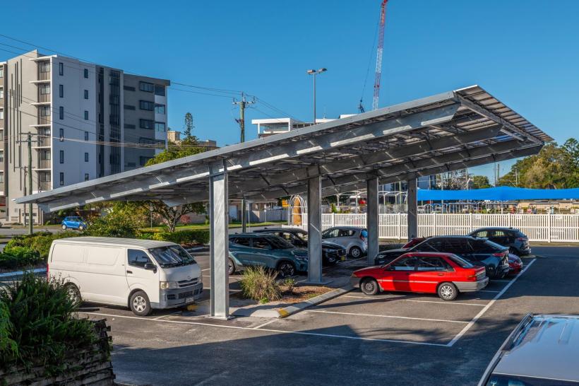 Europa vrea să transforme parcările în mini-ferme solare. Facturile la electricitate ar putea scădea cu până la 32.000 de euro pe an