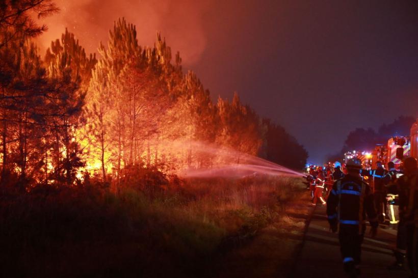 Incendiile din această vară au acoperit cu fum 20% din uscatul emisferei nordice. Rolul neașteptat al El Niño și al curentului-jet