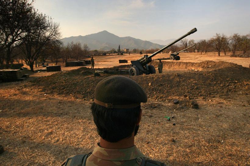Pakistanul desfășoară numeroase obuziere chinezești SH-15 lângă frontiera cu India