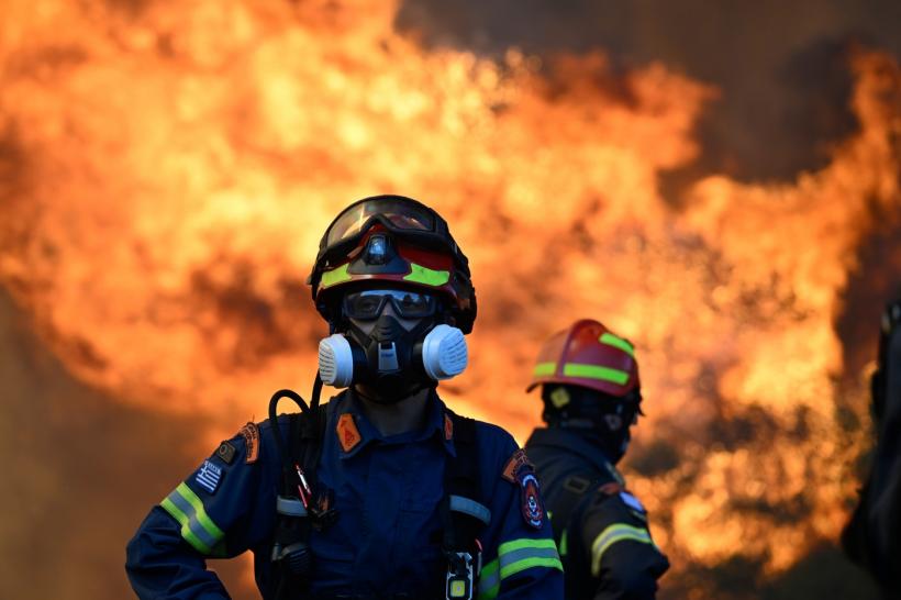 Un "megaincendiu" din Grecia a mistuit o suprafață dublă față de Manhattan. Insula Kefalonia a fost evacuată