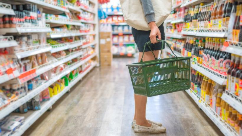 Marii retaileri din România reacționează la cererile lui Bolojan în criza energetică. Ce se va întâmpla în supermarketuri