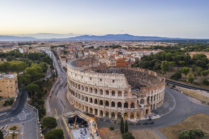 Ce mai ascunde pământul de lângă Colosseum. Arheologii au găsit o clădire impresionantă, veche de peste 1.800 de ani