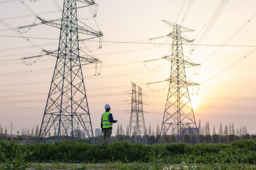Transelectrica anunță că nu există risc de pană majoră de curent: SEN funcționează în condiții fără precedent din cauza secetei severe