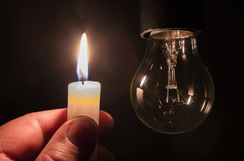 Apelul la economie la curent nu are efect. Consumul de energie în România a scăzut cu doar 0,6% la 21.00. Nou mesaj de la Guvern