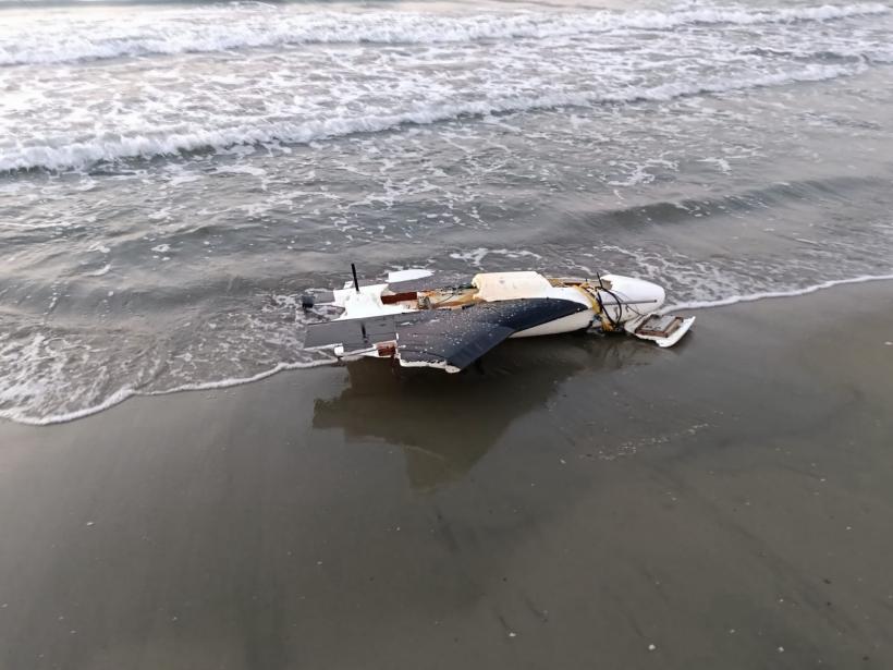 Plaja Olimp a fost evacuată. O dronă cu explozibil a fost detonată chiar între șezlonguri