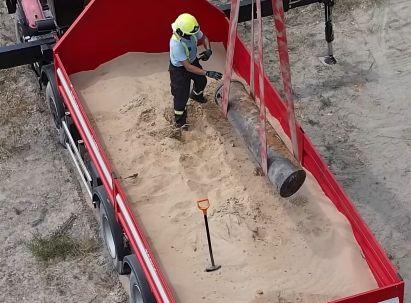 Un pescar care căuta vechituri cu un magnet a scos din Dunăre o mină neexplodată de 680 de kilograme, din al Doilea Război Mondial