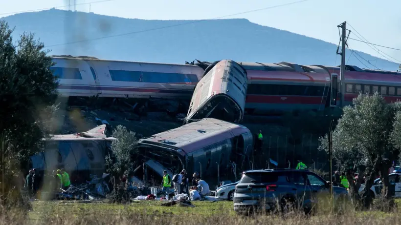 Accident feroviar grav în Spania. Două trenuri s-au ciocnit în Toledo: Două vagoane au căzut într-o râpă, sunt zeci de morți