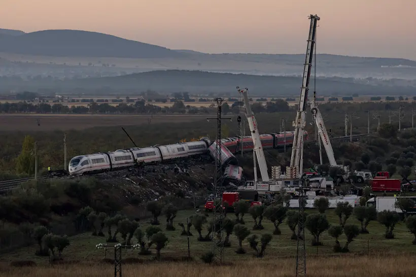 „Continuați-vă călătoria”. S-au publicat înregistrările: ce au vorbit mecanicii de locomotivă cu centrul de control înainte de accident