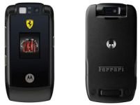 Motorola RAZRmaxx, un telefon semnat Ferrari
