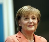 12 cămile de aur pentru Angela Merkel
