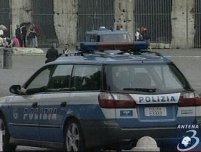 Un lot de 13 infractori români soseşte pe Otopeni
